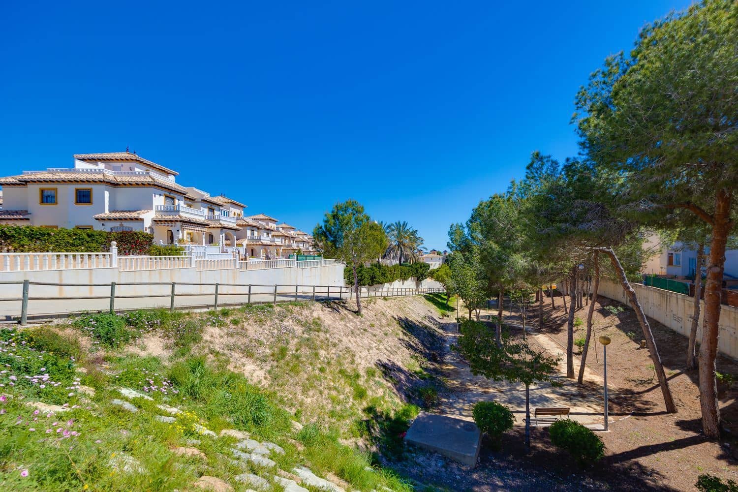 2 bedroom Apartment for sale in Orihuela Costa with pool garage - € 149,000 (Ref: 9745220)