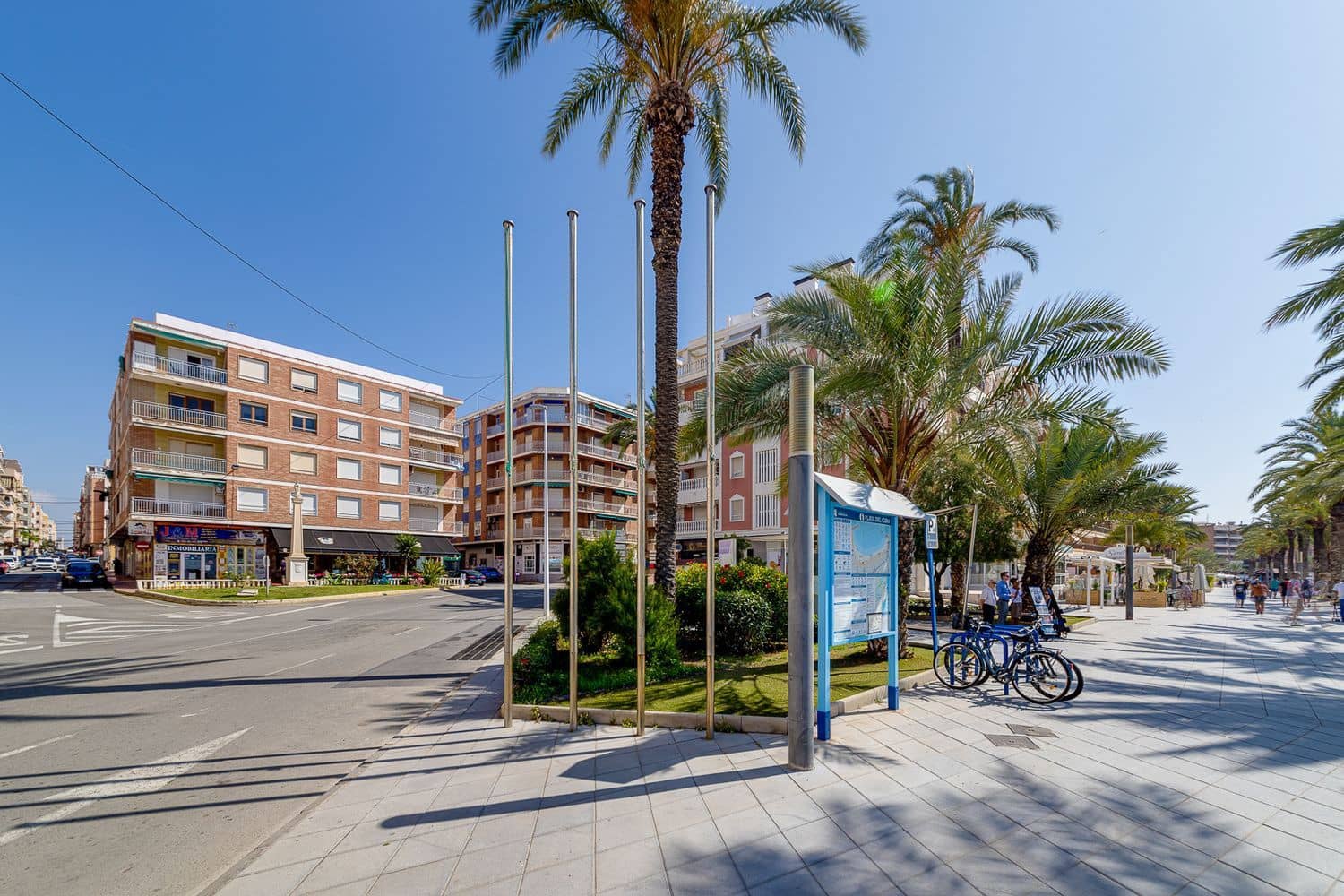 3 quarto Apartamento para venda em Torrevieja com garagem - 298 000 € (Ref: 9751446)