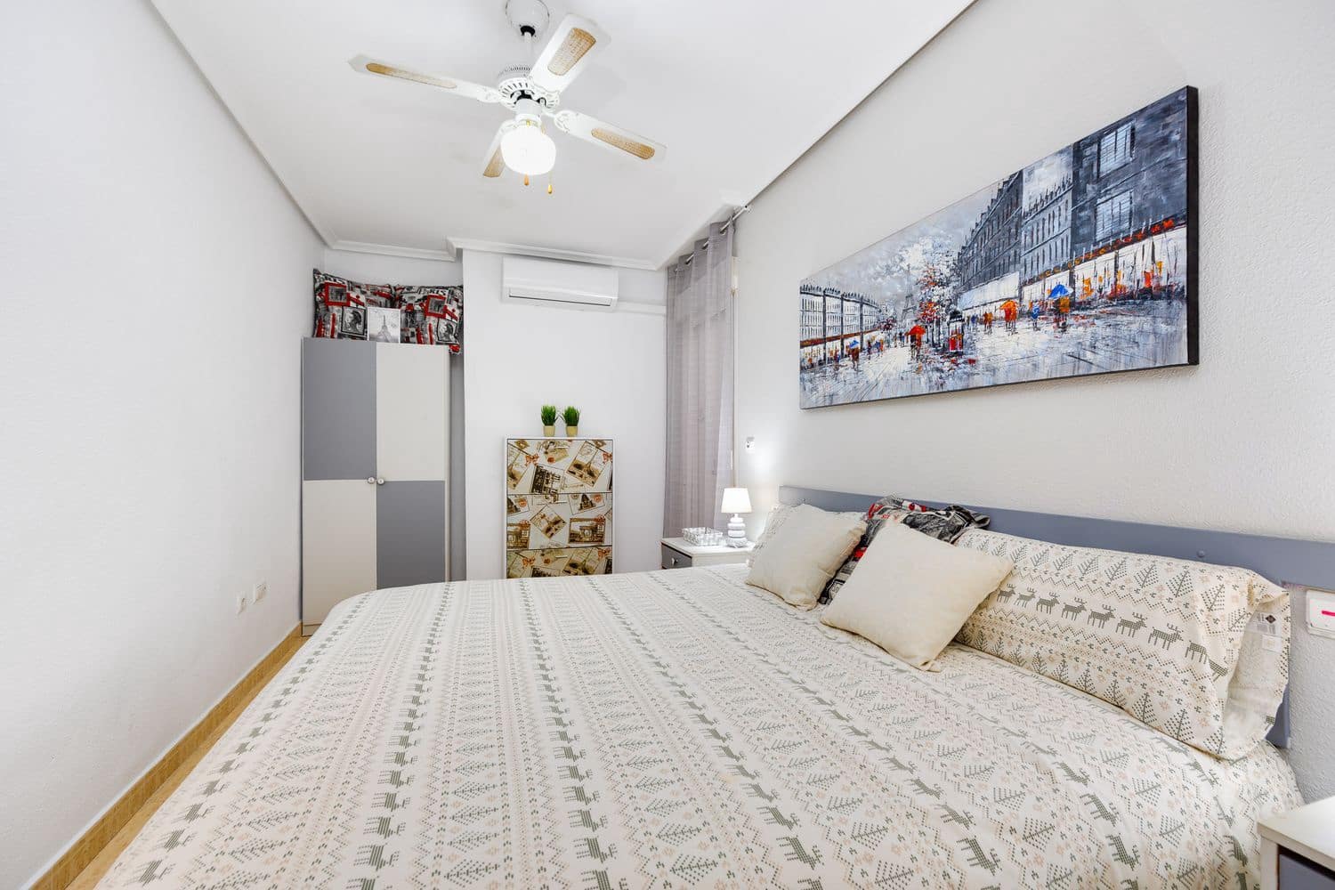 1 makuuhuone Huoneisto myytävänä paikassa Torrevieja mukana 
autotalli - 119 000 € (Ref: 9793860)