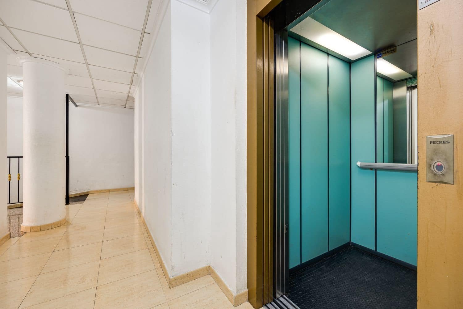 2 quarto Apartamento para venda em Torrevieja com piscina garagem - 105 000 € (Ref: 9798529)