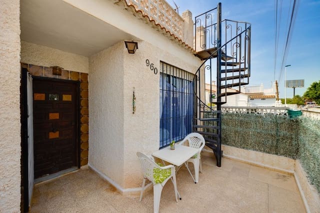 1 quarto Casa em Banda para venda em El Chaparral - La Siesta - La Torreta, Torrevieja com garagem - 115 000 € (Ref: 9803868)