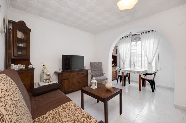 1 quarto Casa em Banda para venda em El Chaparral - La Siesta - La Torreta, Torrevieja com garagem - 115 000 € (Ref: 9803868)