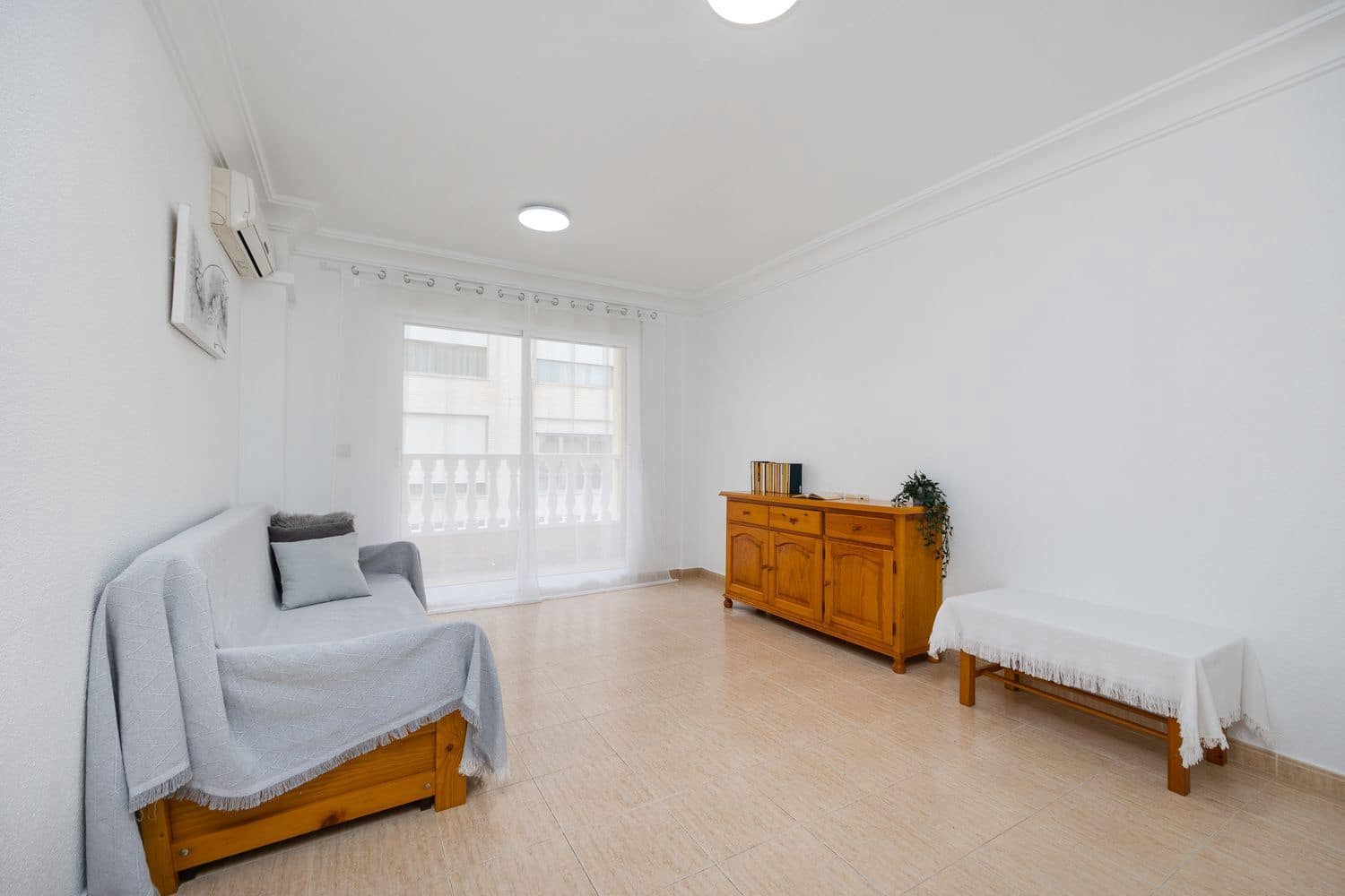 1 quarto Casa em Banda para venda em Torrevieja com garagem - 115 000 € (Ref: 9803868)