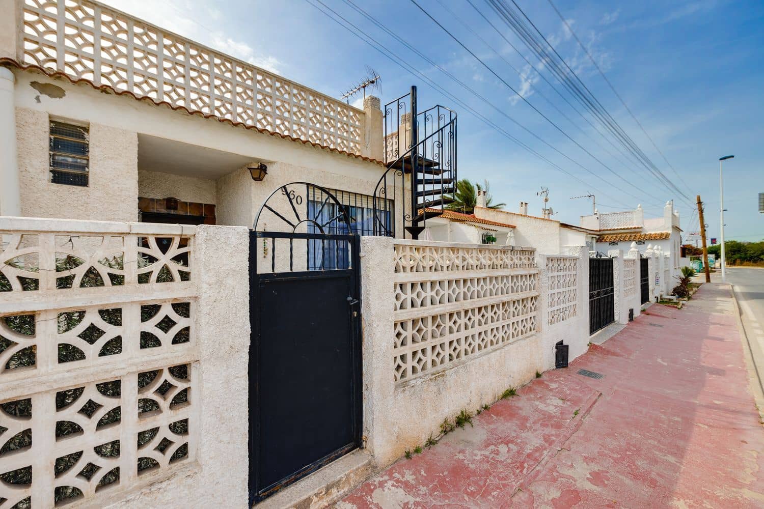 1 quarto Casa em Banda para venda em Torrevieja com garagem - 115 000 € (Ref: 9803868)