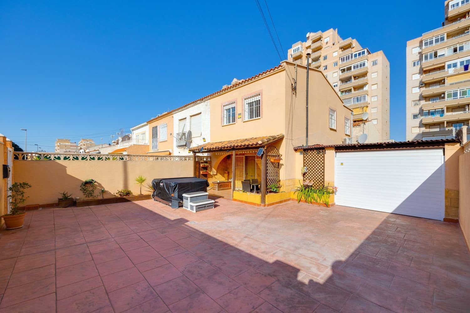 3 camera da letto Casa in vendita in Torrevieja con garage - 239.000 € (Rif: 9806078)