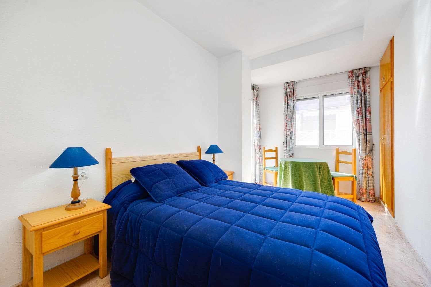 2 sovrum Lägenhet till salu i Torrevieja med garage - 127 000 € (Ref: 9806079)