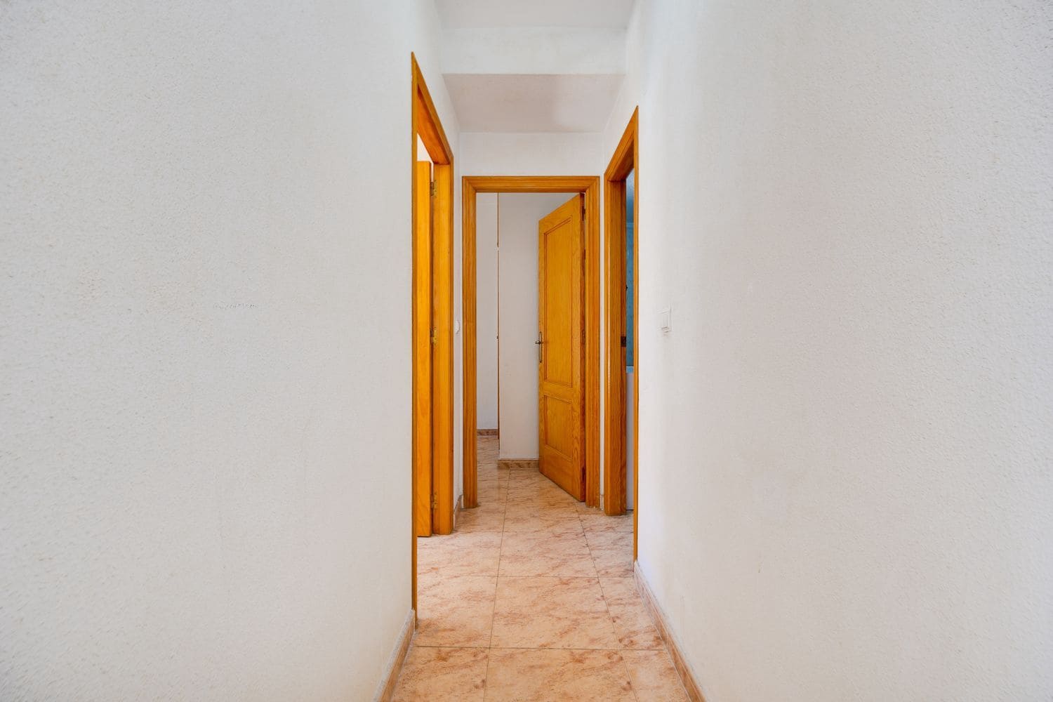 2 sovrum Lägenhet till salu i Torrevieja med garage - 127 000 € (Ref: 9806079)