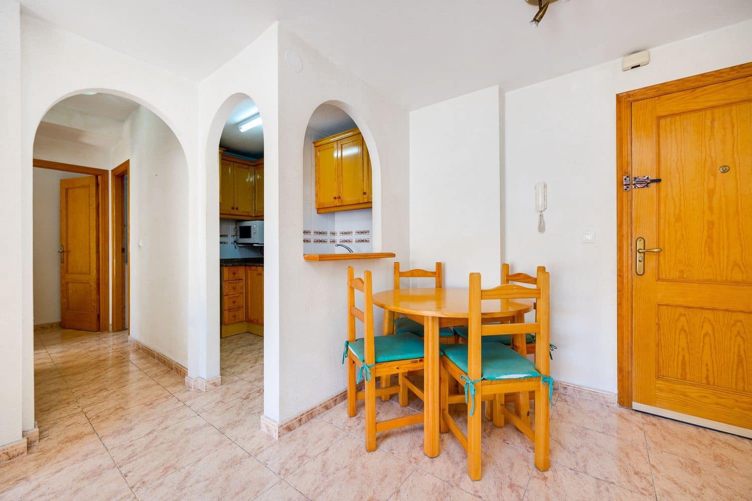 2 sovrum Lägenhet till salu i Torrevieja med garage - 127 000 € (Ref: 9806079)