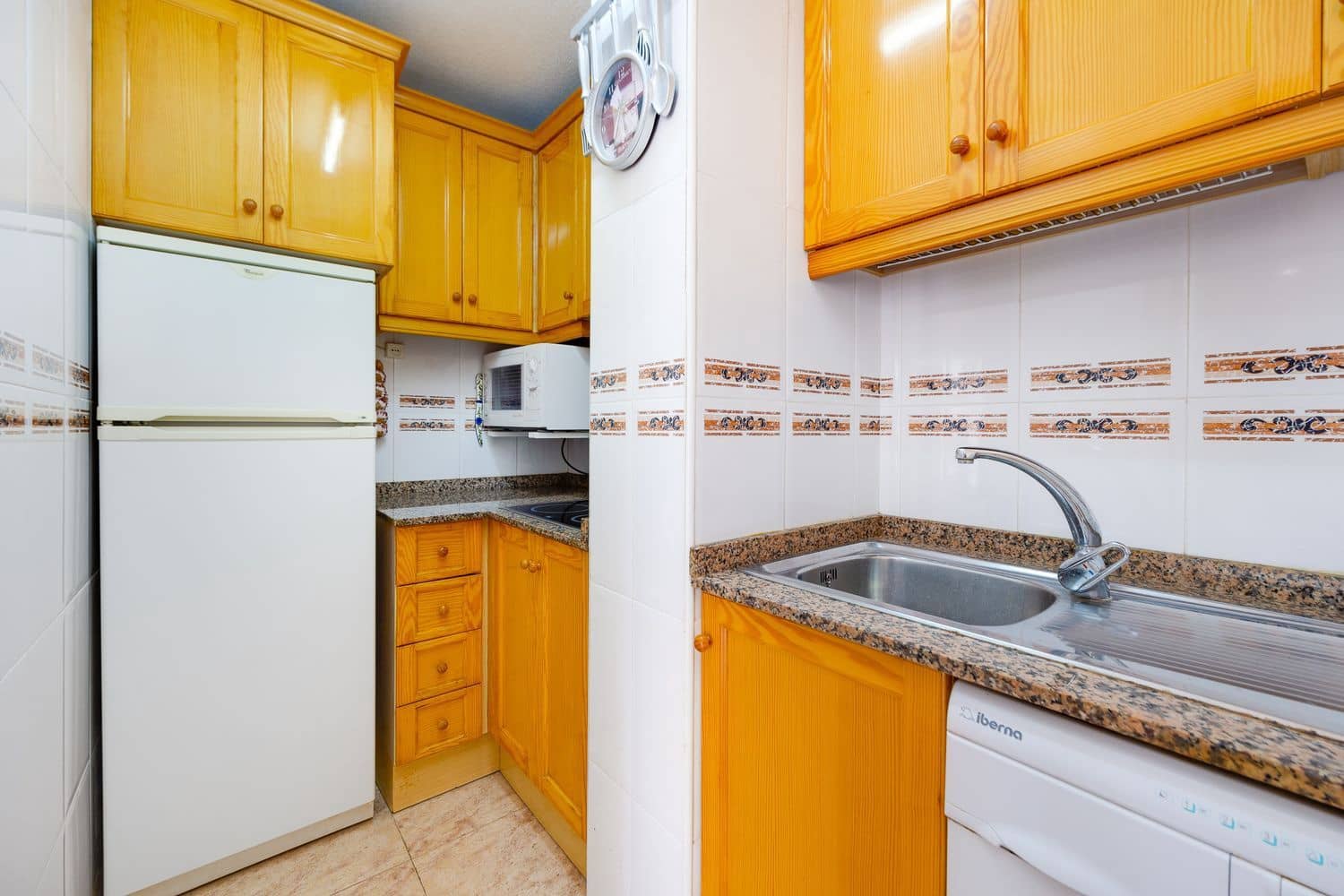 2 sovrum Lägenhet till salu i Torrevieja med garage - 127 000 € (Ref: 9806079)