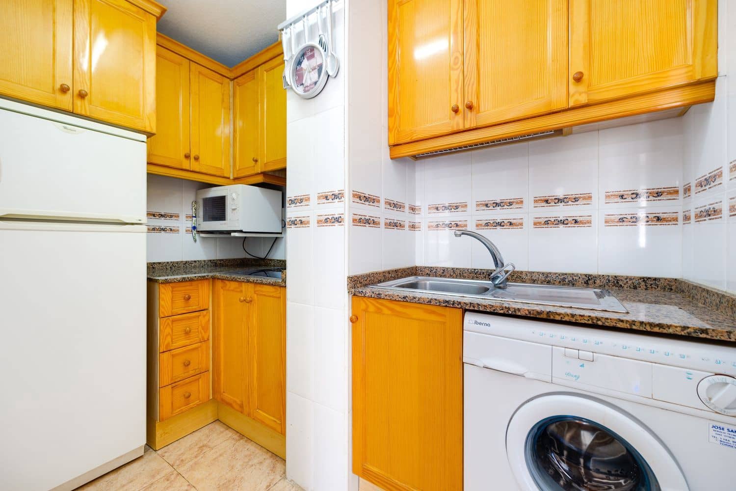 2 sovrum Lägenhet till salu i Torrevieja med garage - 127 000 € (Ref: 9806079)