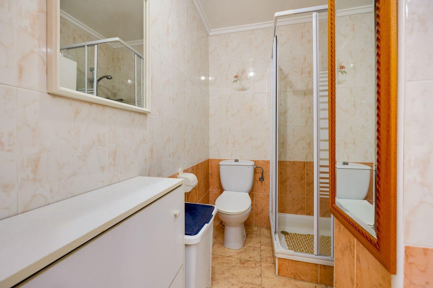 2 sovrum Lägenhet till salu i Torrevieja med garage - 127 000 € (Ref: 9806079)