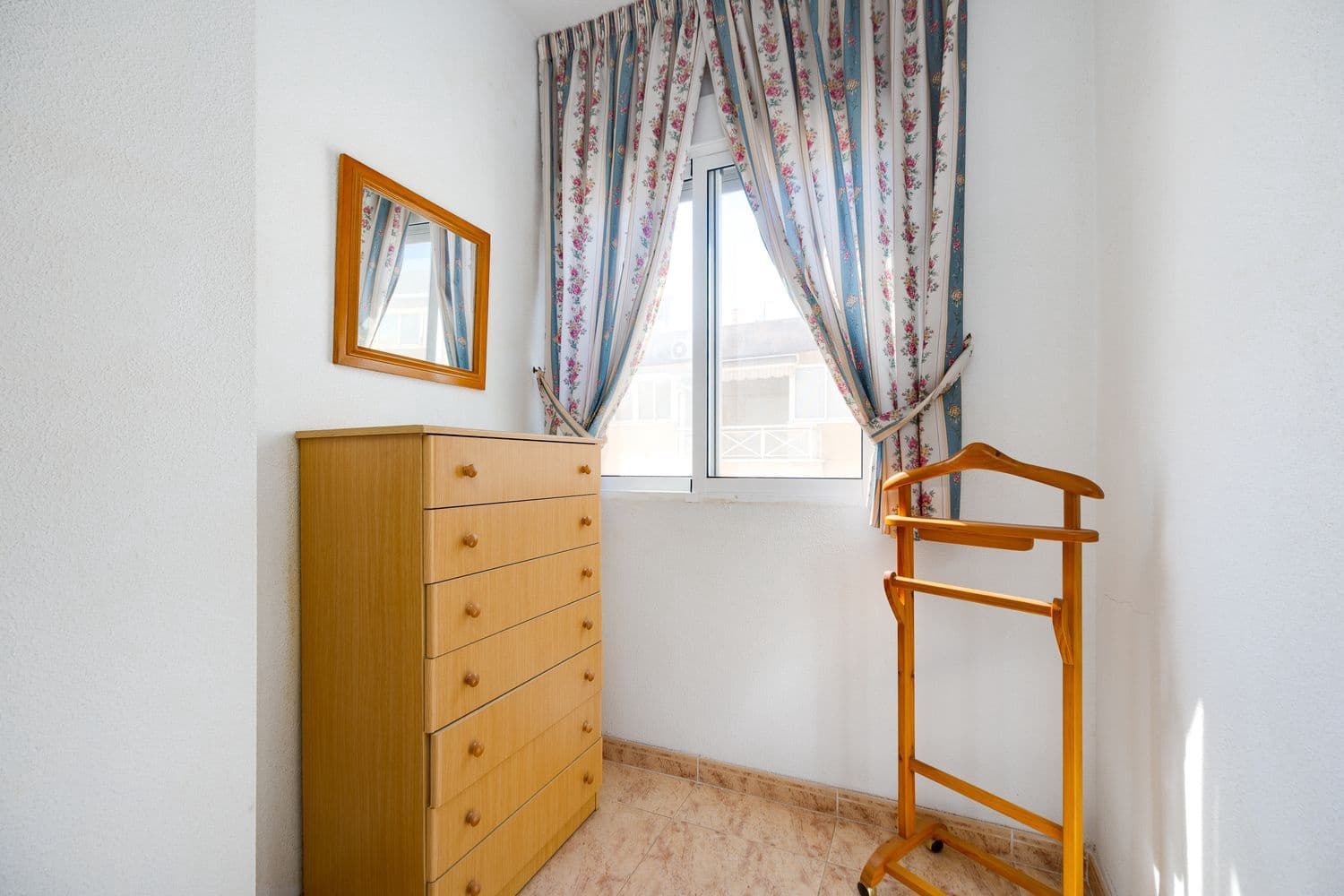 2 sovrum Lägenhet till salu i Torrevieja med garage - 127 000 € (Ref: 9806079)