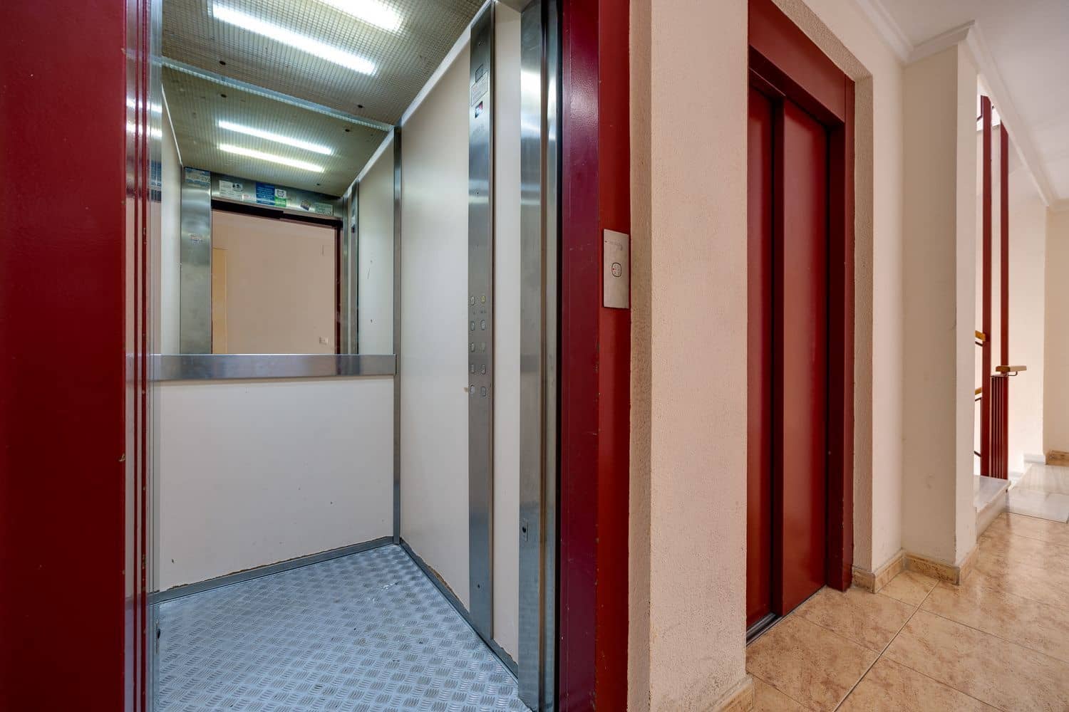 2 sovrum Lägenhet till salu i Torrevieja med garage - 127 000 € (Ref: 9806079)