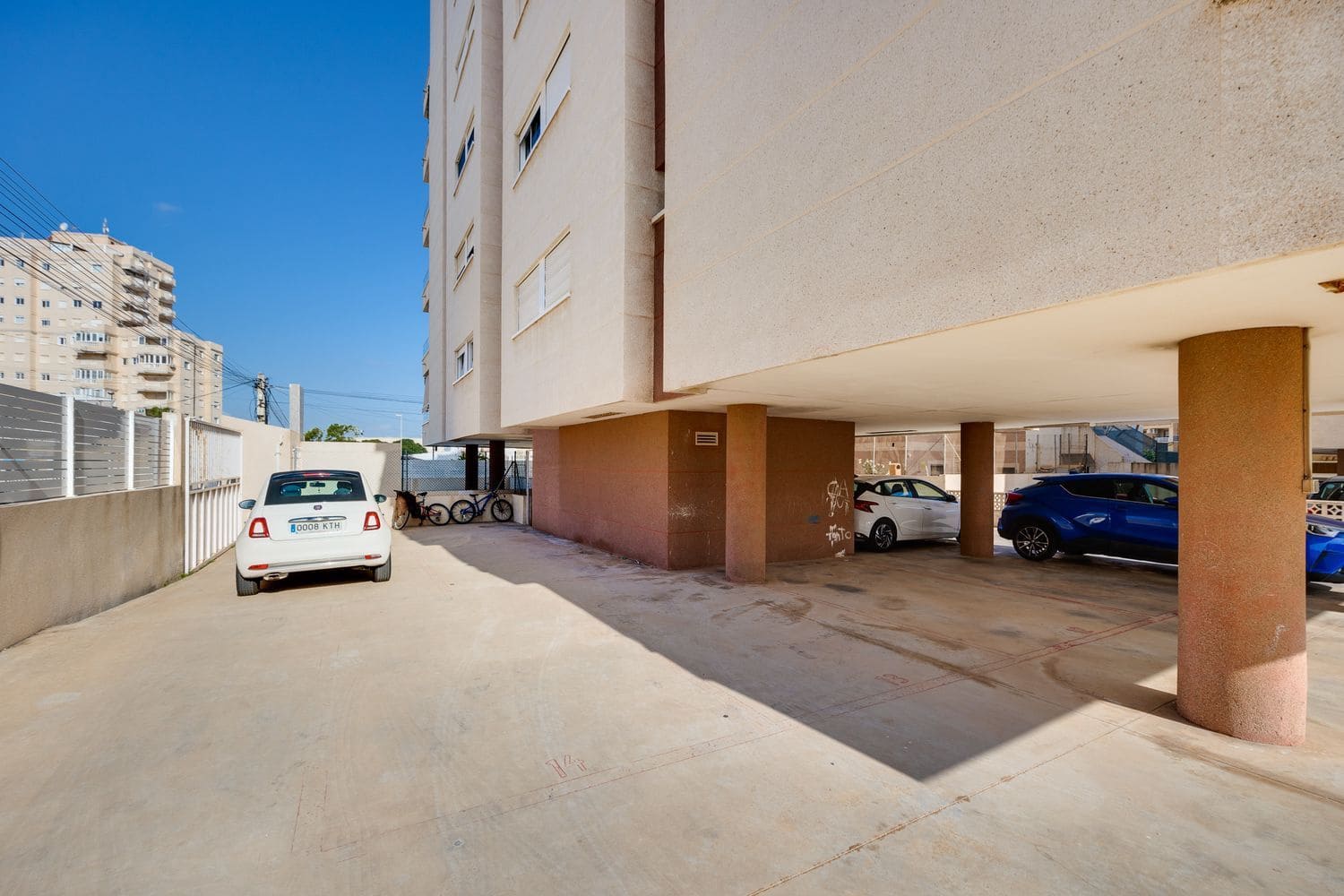 2 quarto Apartamento para venda em Torrevieja com piscina garagem - 134 000 € (Ref: 9807531)