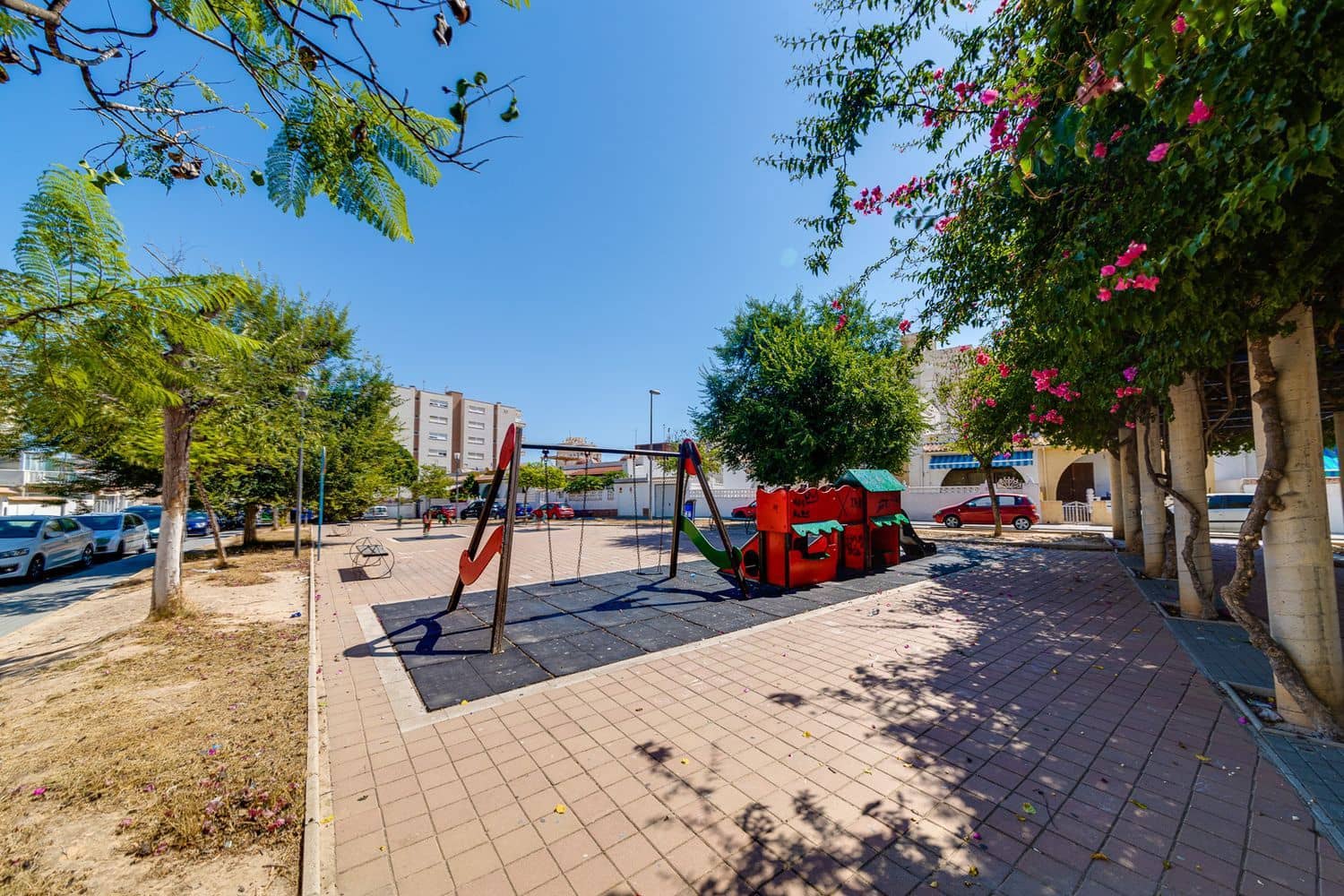 2 quarto Apartamento para venda em Torrevieja com piscina garagem - 134 000 € (Ref: 9807531)