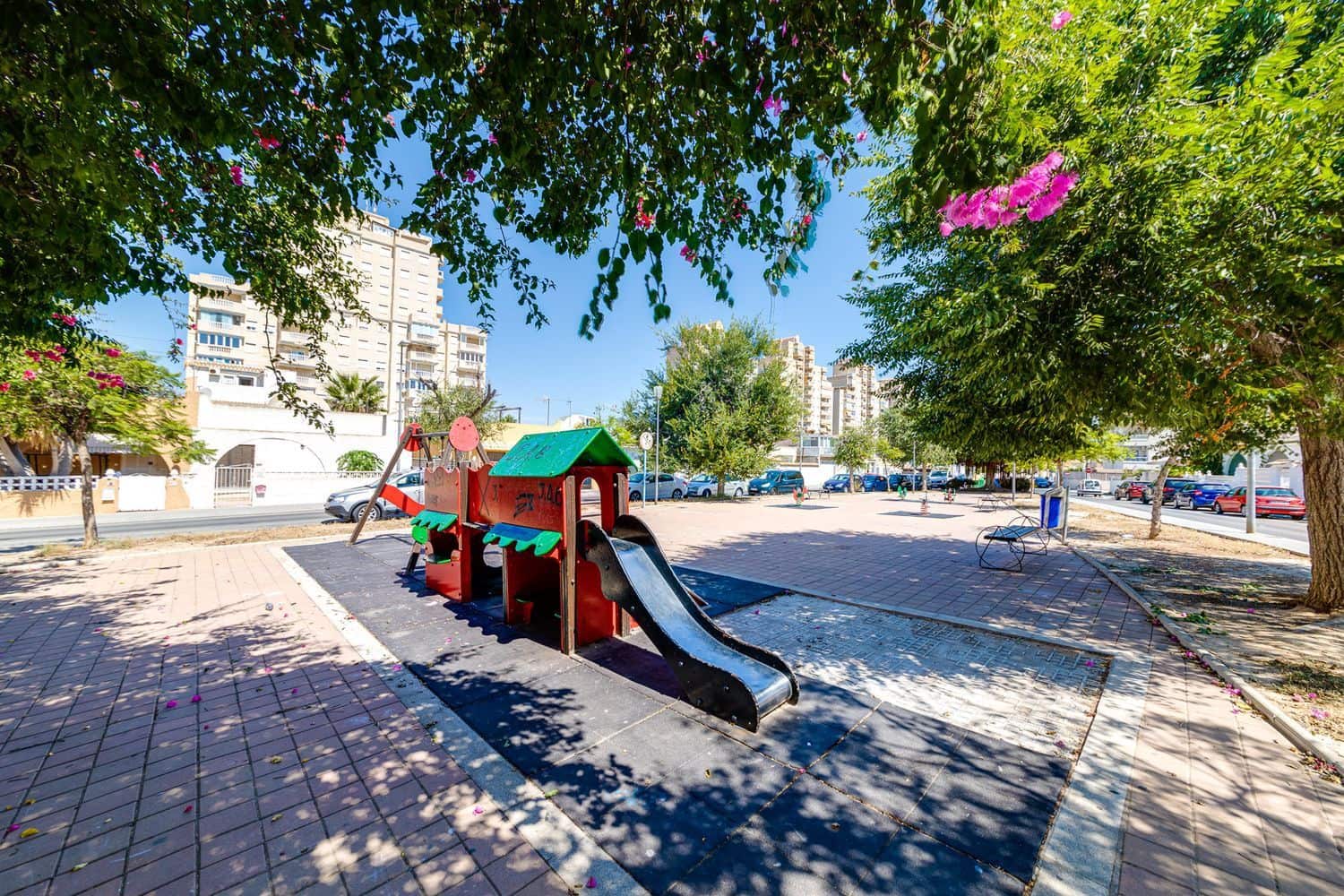 2 quarto Apartamento para venda em Torrevieja com piscina garagem - 134 000 € (Ref: 9807531)