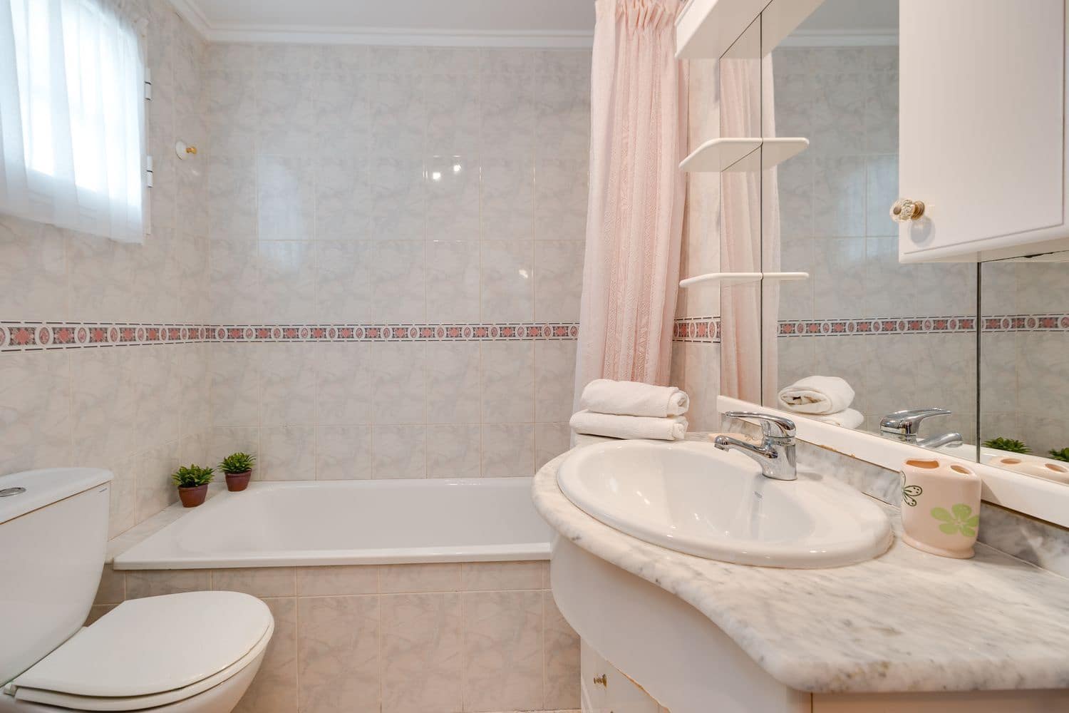 2 sypialnia Apartament na sprzedaż w Torrevieja z basenem garażem - 137 000 € (Ref: 9810905)