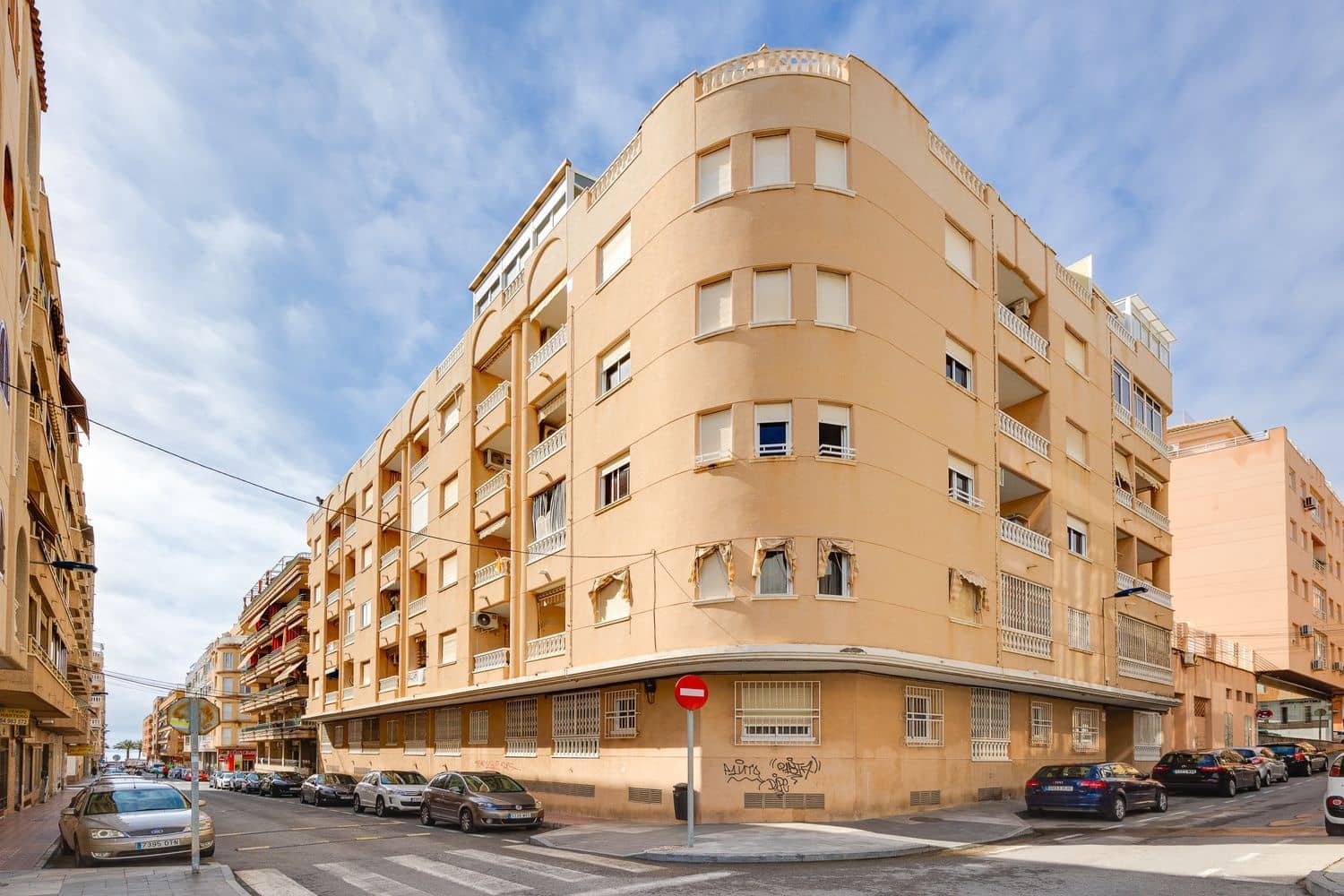 2 sypialnia Apartament na sprzedaż w Torrevieja z basenem garażem - 137 000 € (Ref: 9810905)