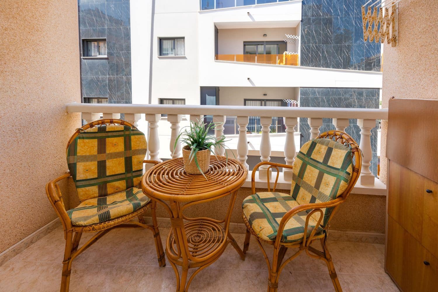 2 sypialnia Apartament na sprzedaż w Torrevieja z basenem garażem - 137 000 € (Ref: 9810905)