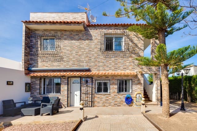 3 chambre Maison de Ville à vendre à El Chaparral, Torrevieja avec piscine garage - 335 000 € (Ref: 9815482)