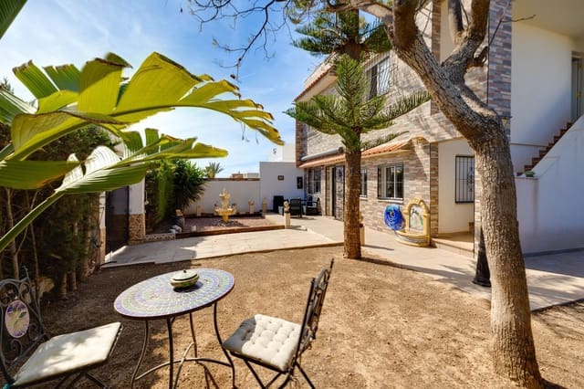 3 chambre Maison de Ville à vendre à El Chaparral, Torrevieja avec piscine garage - 335 000 € (Ref: 9815482)