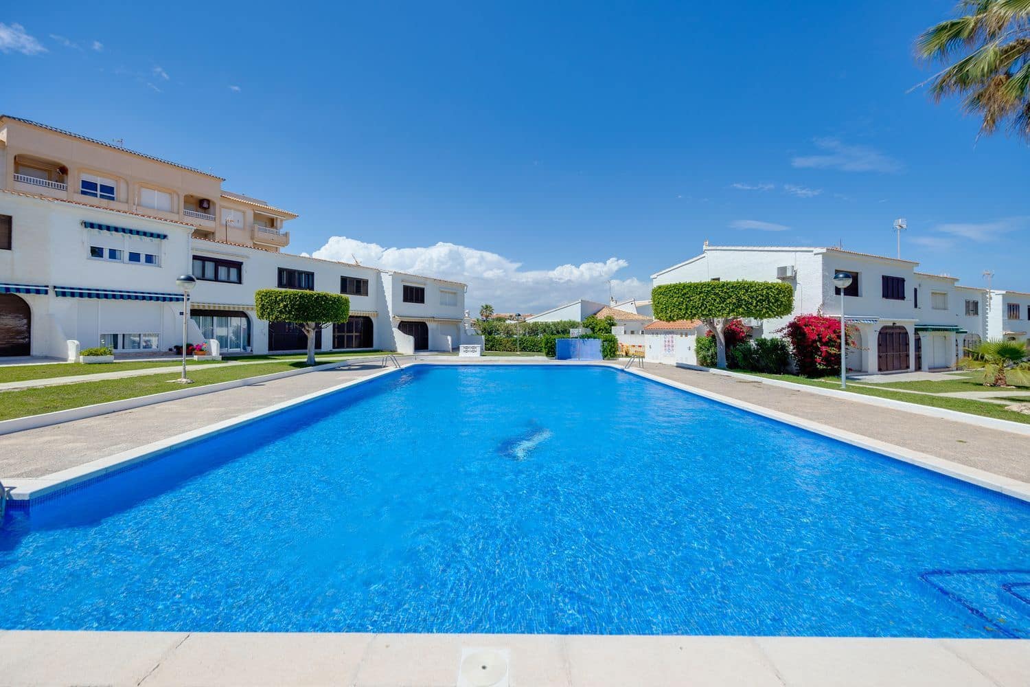 2 slaapkamer Huis te koop in La Zenia met zwembad garage - € 350.000 (Ref: 9819892)