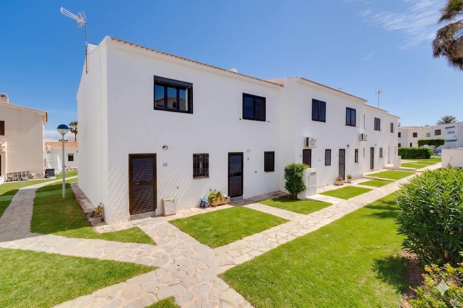 2 slaapkamer Huis te koop in La Zenia met zwembad garage - € 350.000 (Ref: 9819892)