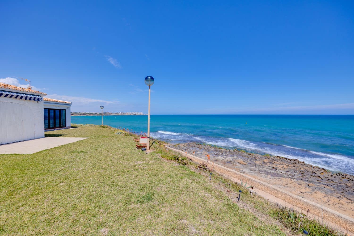 2 slaapkamer Huis te koop in La Zenia met zwembad garage - € 350.000 (Ref: 9819892)