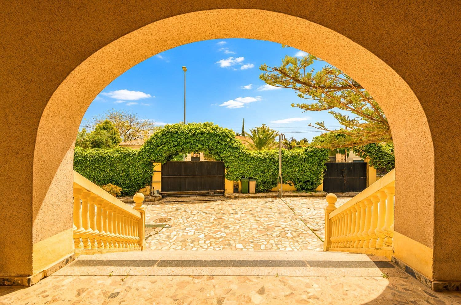 7 soverom Villa til salgs i San Juan de Alicante / Sant Joan d'Alacant med svømmebasseng garasje - € 1 500 000 (Ref: 9842017)