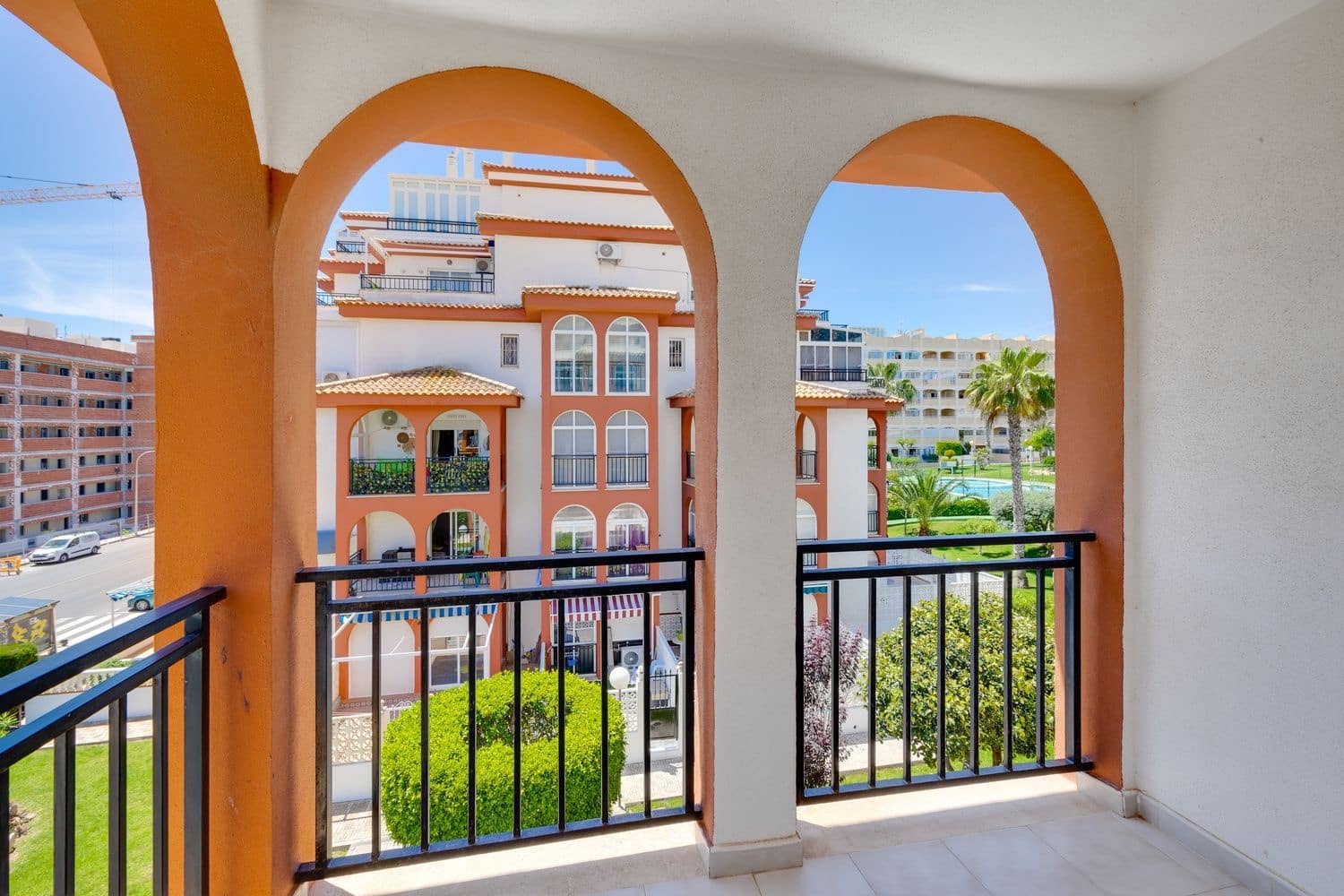 2 soverom Leilighet til salgs i Torrevieja med svømmebasseng garasje - € 169 000 (Ref: 9848990)