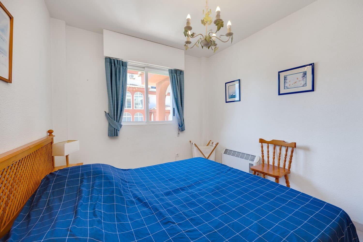 2 soverom Leilighet til salgs i Torrevieja med svømmebasseng garasje - € 169 000 (Ref: 9848990)