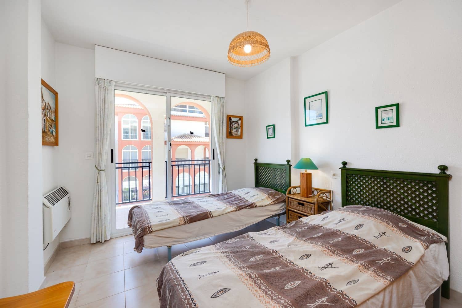 2 soverom Leilighet til salgs i Torrevieja med svømmebasseng garasje - € 169 000 (Ref: 9848990)