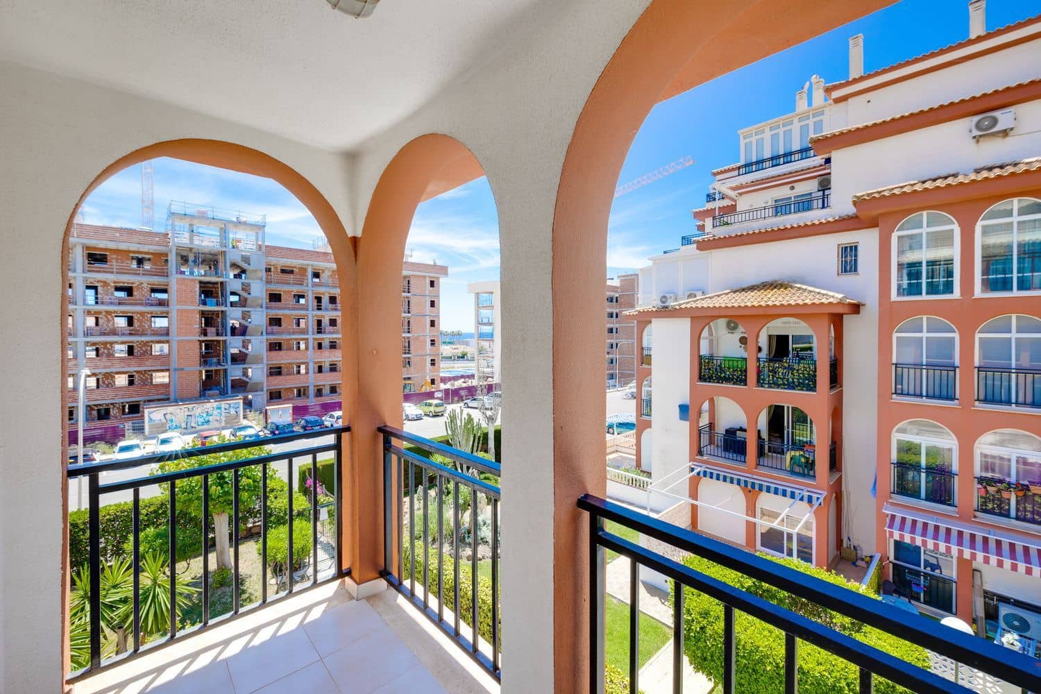 2 soverom Leilighet til salgs i Torrevieja med svømmebasseng garasje - € 169 000 (Ref: 9848990)
