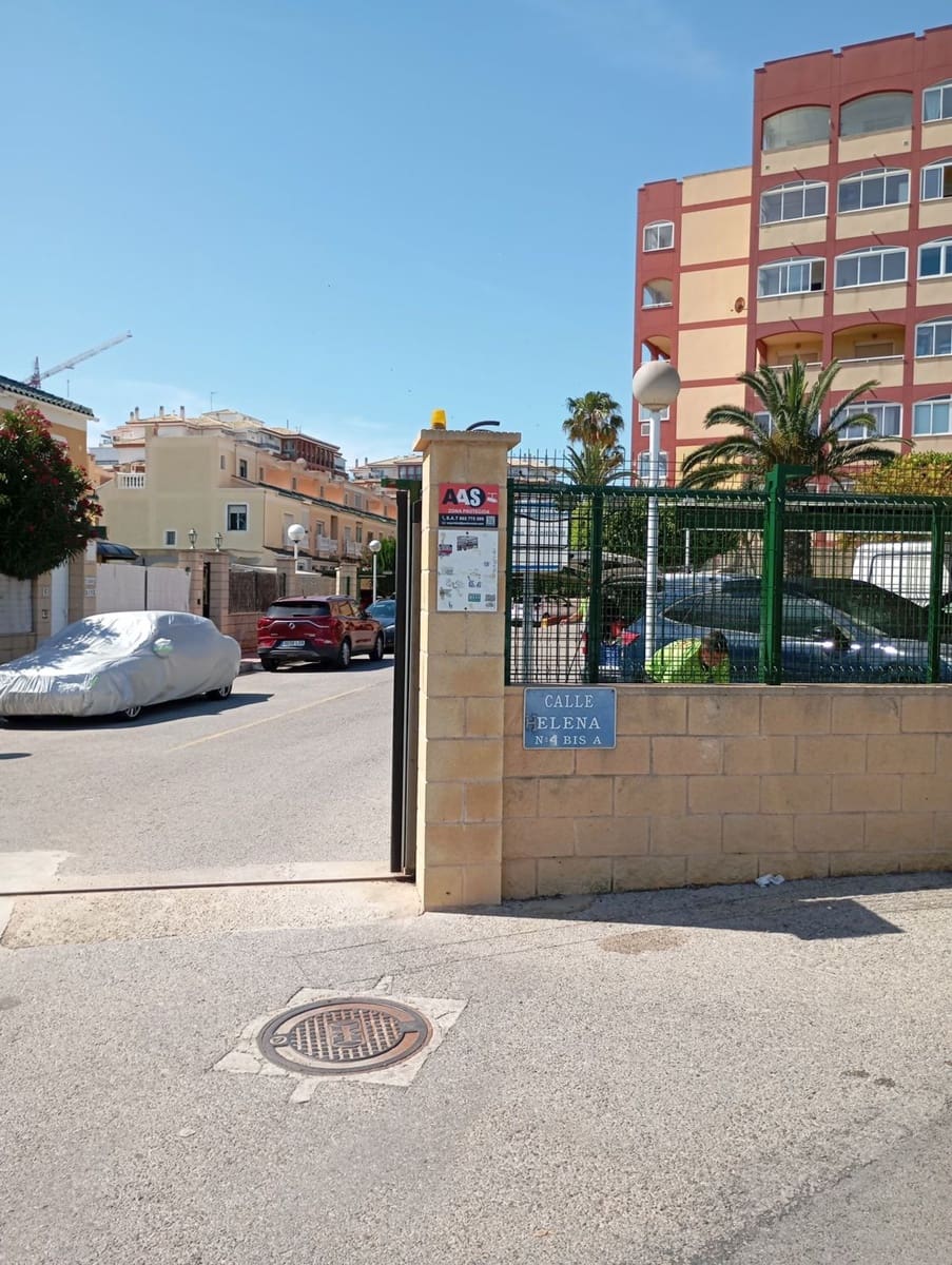 2 soverom Leilighet til salgs i Torrevieja med svømmebasseng garasje - € 169 000 (Ref: 9848990)