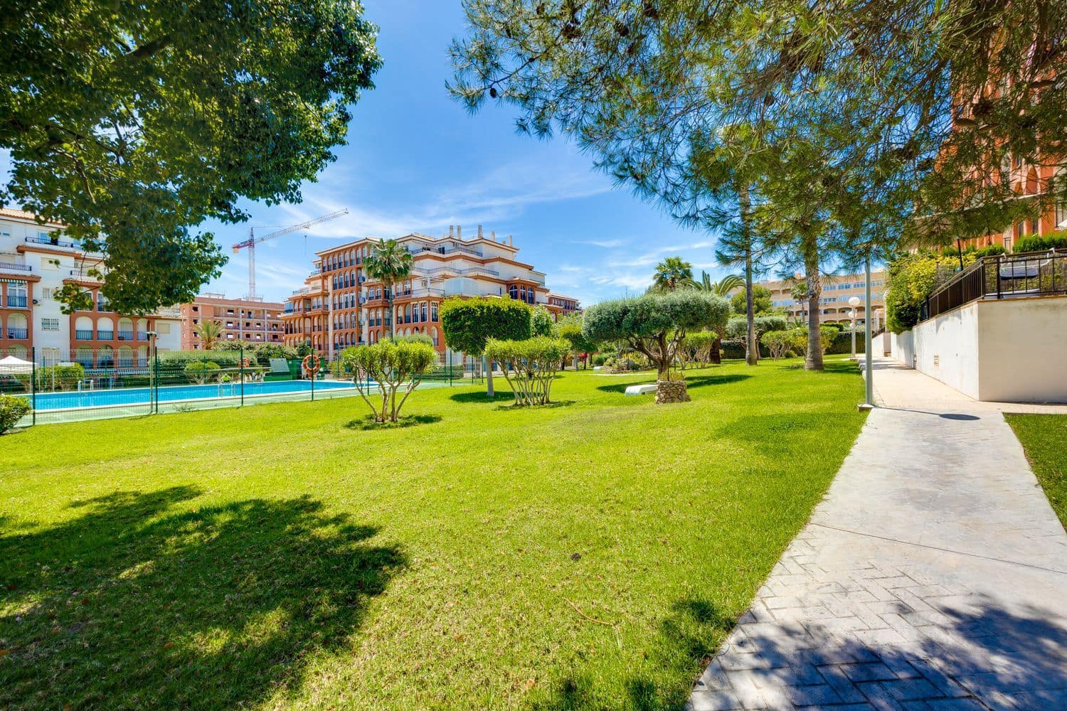 2 soverom Leilighet til salgs i Torrevieja med svømmebasseng garasje - € 169 000 (Ref: 9848990)