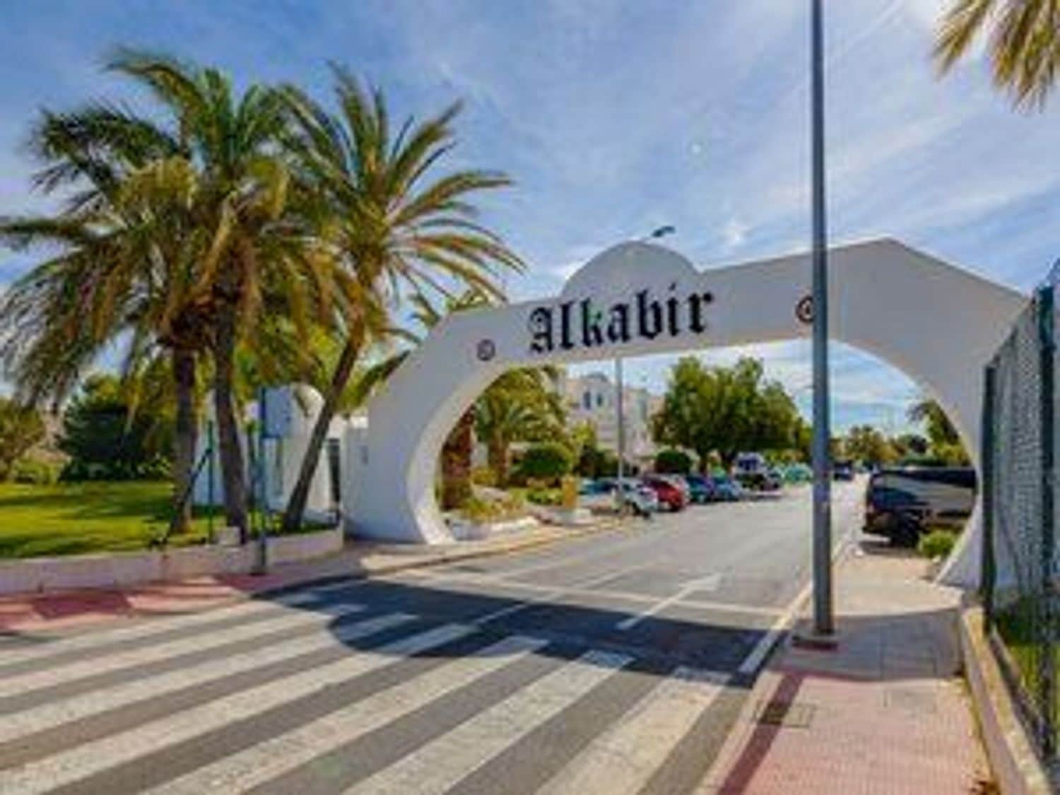 3 bedroom Townhouse for sale in El Campello with pool garage - € 250,000 (Ref: 9856308)