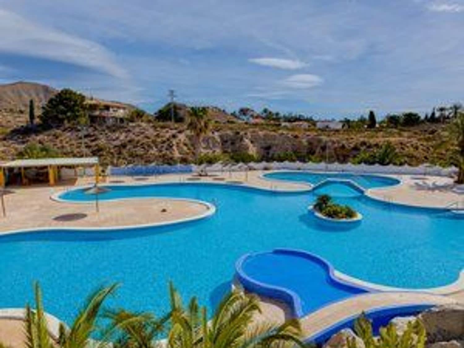 3 bedroom Townhouse for sale in El Campello with pool garage - € 250,000 (Ref: 9856308)