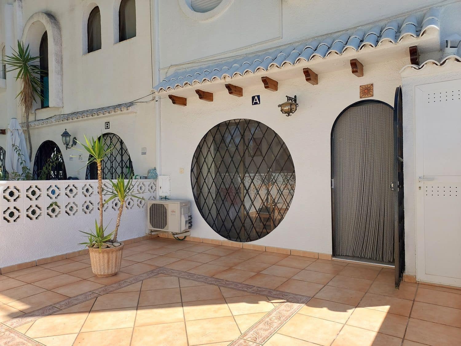 3 bedroom Townhouse for sale in El Campello with pool garage - € 250,000 (Ref: 9856308)