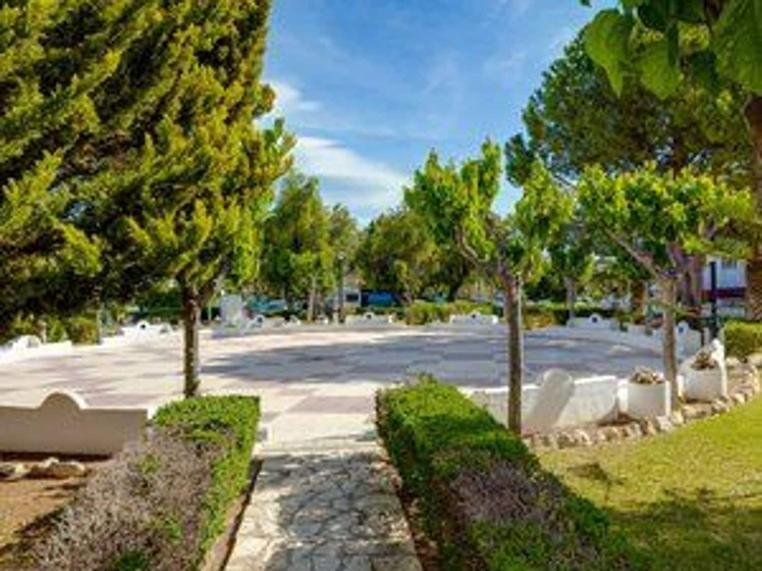 3 bedroom Townhouse for sale in El Campello with pool garage - € 250,000 (Ref: 9856308)