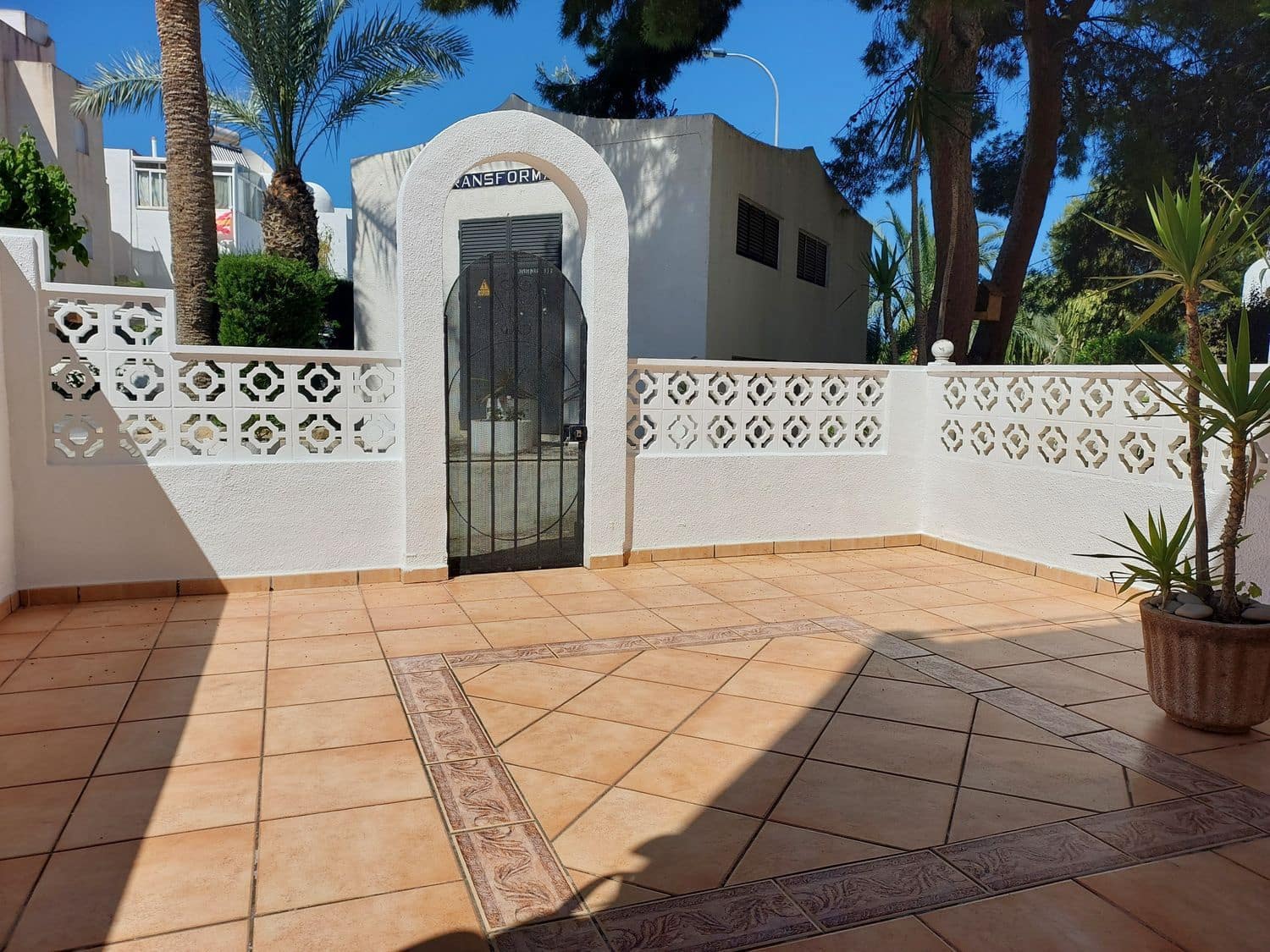 3 bedroom Townhouse for sale in El Campello with pool garage - € 250,000 (Ref: 9856308)