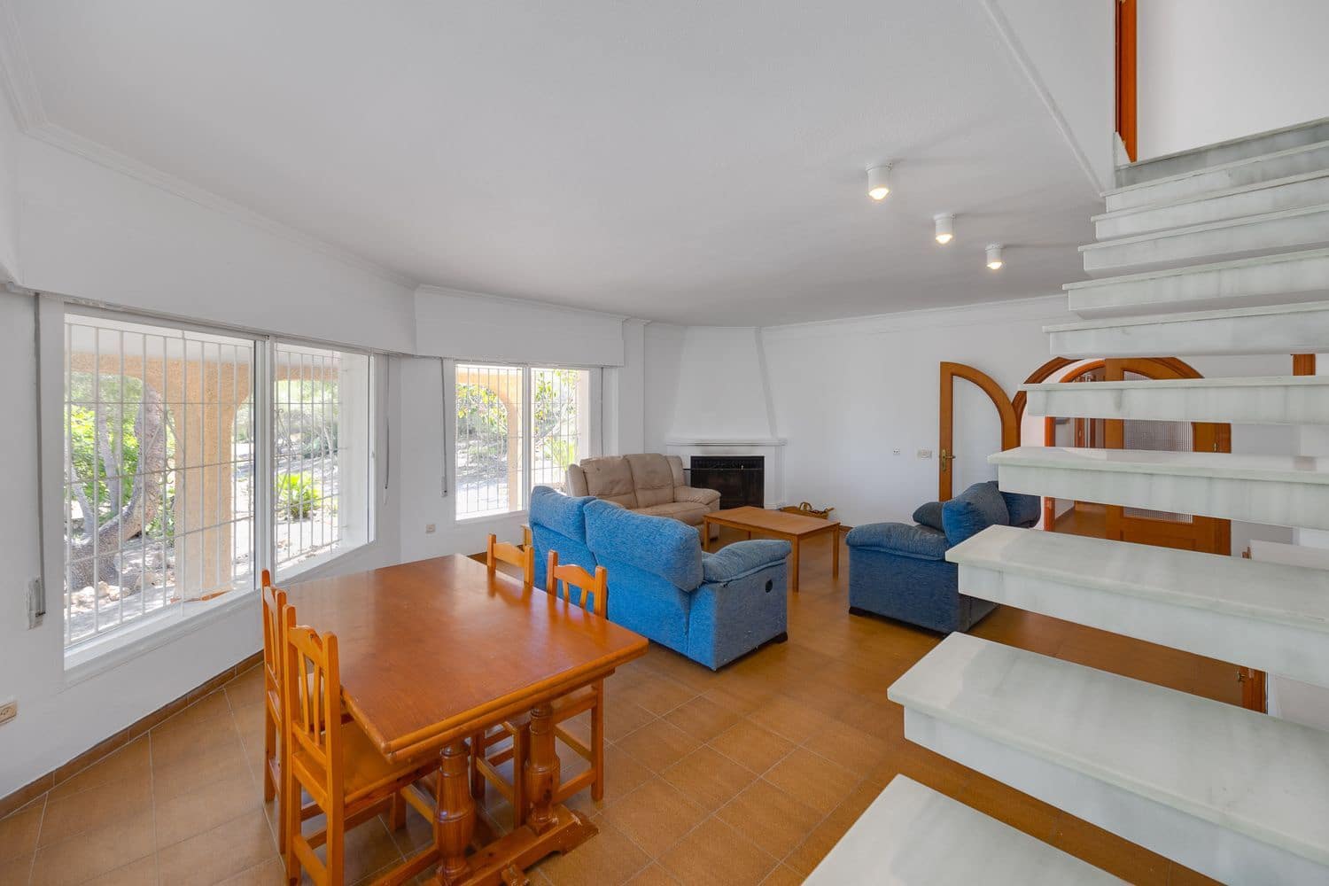 4 quarto Moradia para venda em Torrevieja com piscina garagem - 650 000 € (Ref: 9864018)