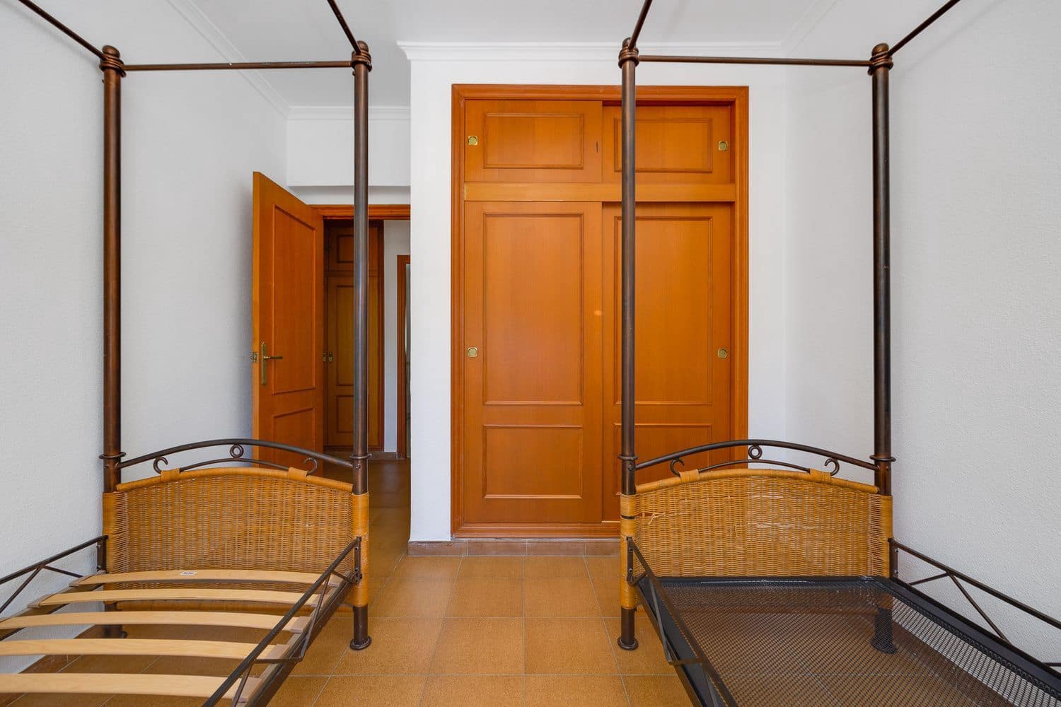 4 quarto Moradia para venda em Torrevieja com piscina garagem - 650 000 € (Ref: 9864018)