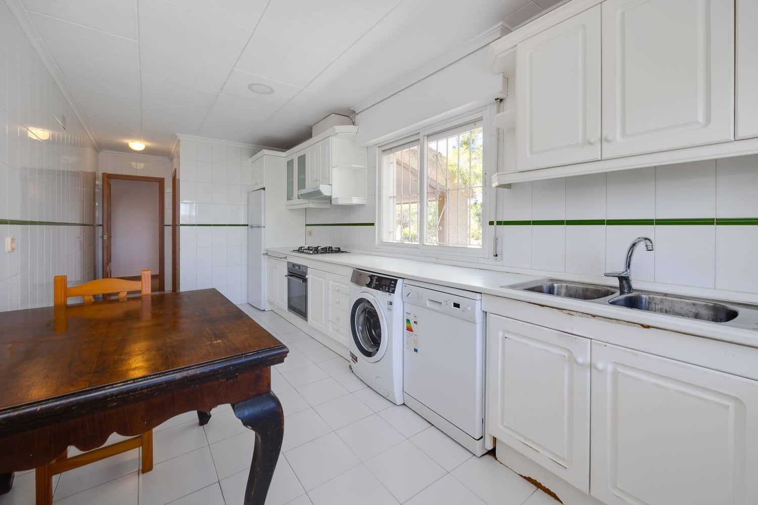 4 quarto Moradia para venda em Torrevieja com piscina garagem - 650 000 € (Ref: 9864018)