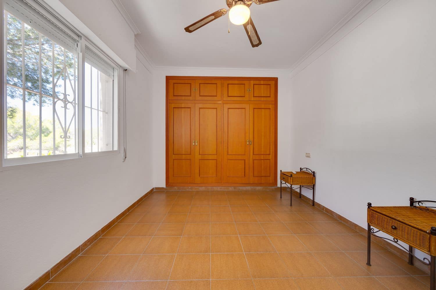 4 quarto Moradia para venda em Torrevieja com piscina garagem - 650 000 € (Ref: 9864018)
