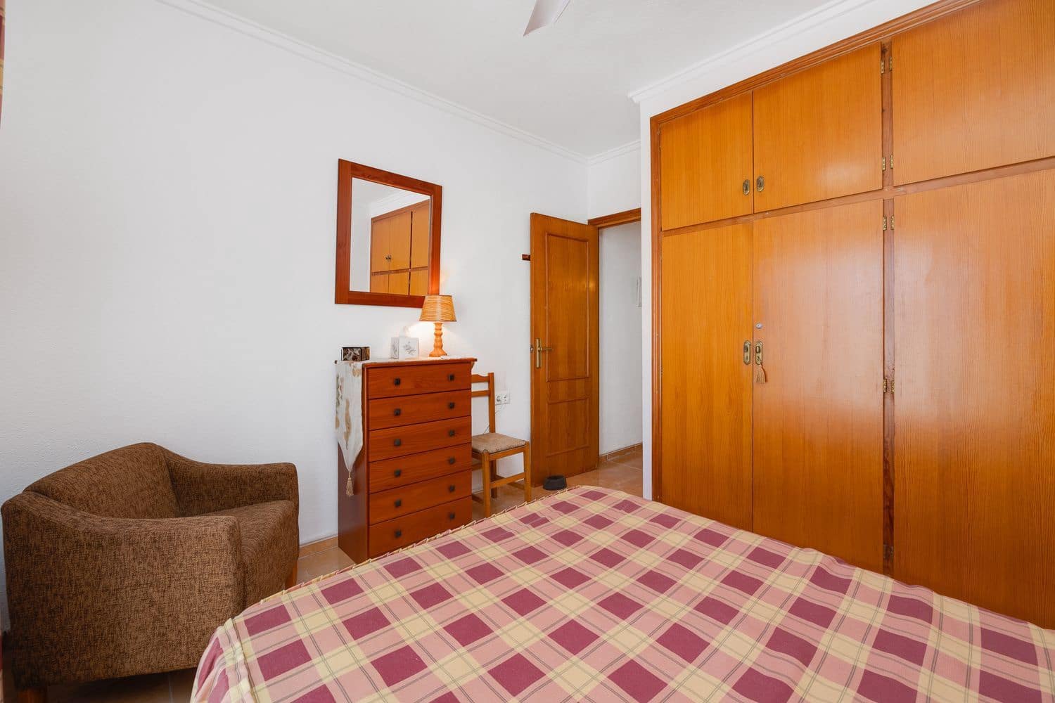 3 soveværelse Byhus til salg i Torrevieja med swimmingpool garage - € 149.000 (Ref: 9891636)