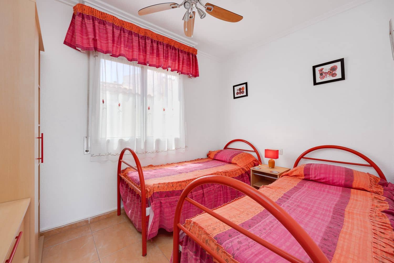 3 soveværelse Byhus til salg i Torrevieja med swimmingpool garage - € 149.000 (Ref: 9891636)