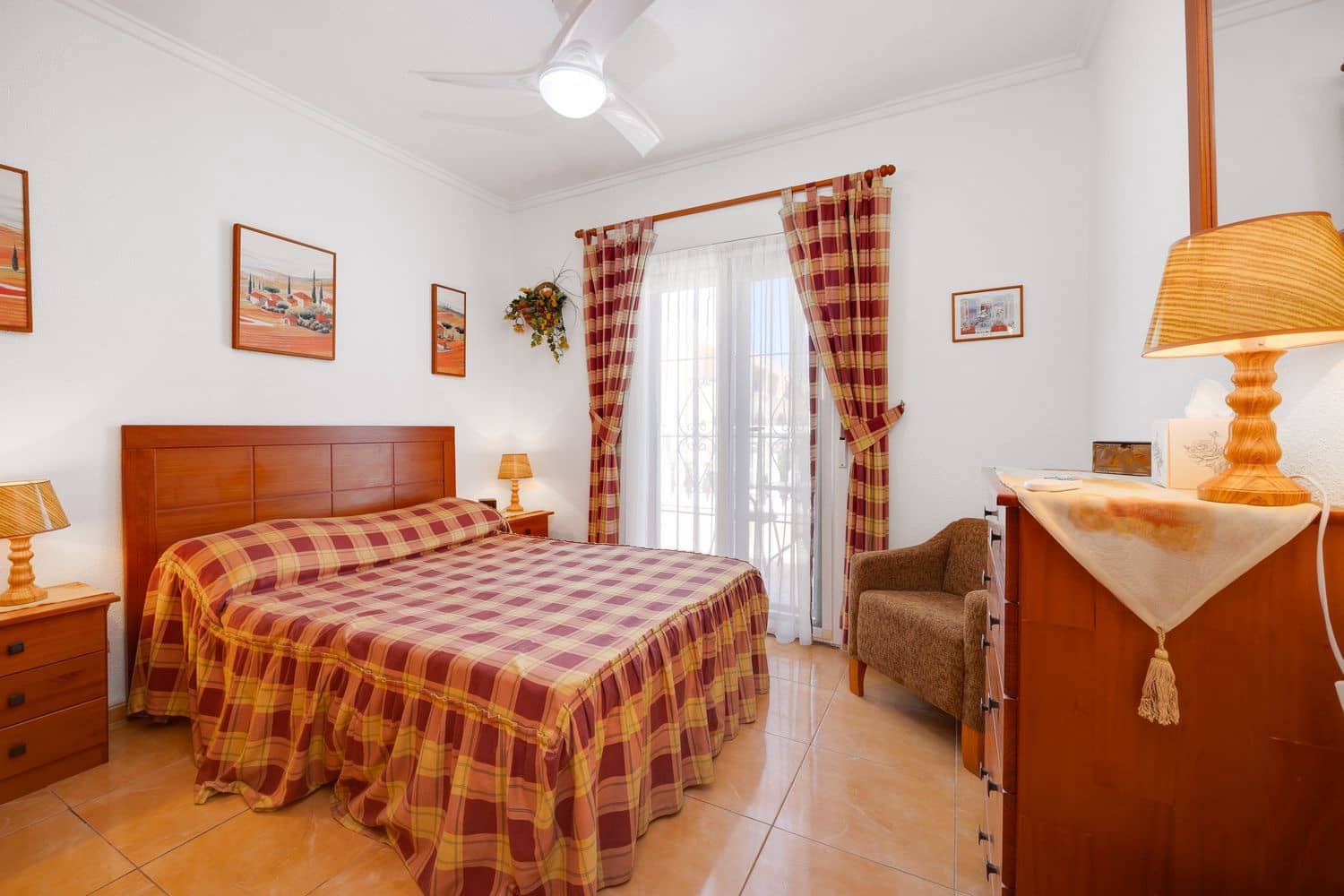 3 soveværelse Byhus til salg i Torrevieja med swimmingpool garage - € 149.000 (Ref: 9891636)
