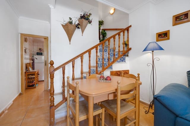 3 soveværelse Byhus til salg i Avenida Habaneras - Curva de Palangre, Torrevieja med swimmingpool garage - € 149.000 (Ref: 9891636)