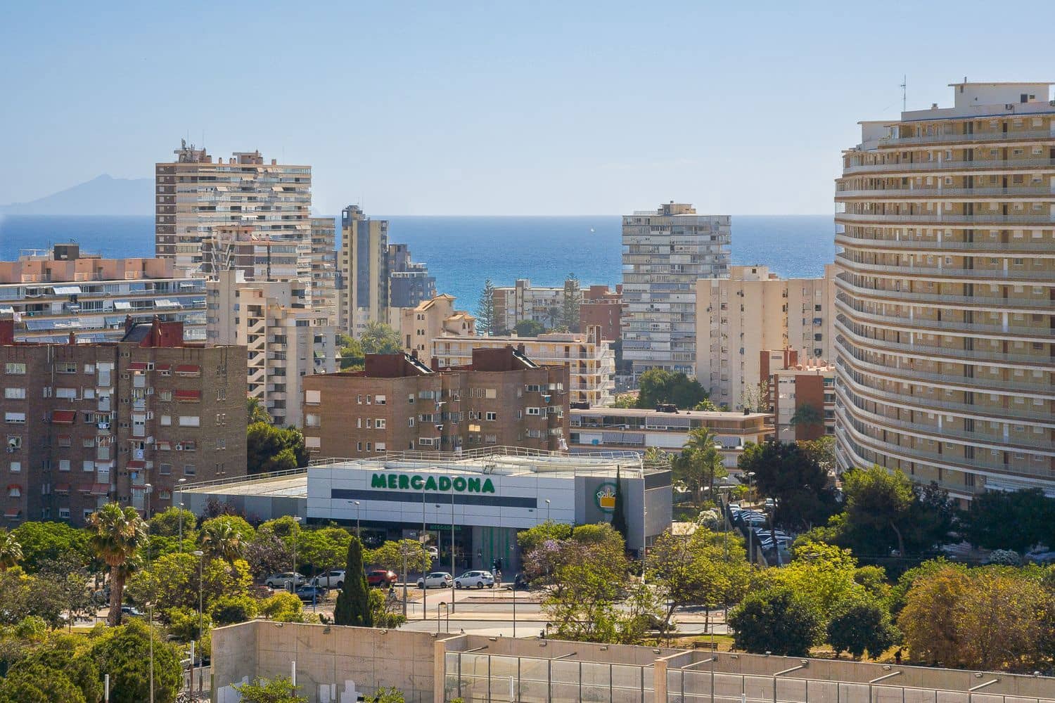 1 chambre Appartement à vendre à Playa de San Juan avec piscine garage - 349 000 € (Ref: 9900068)