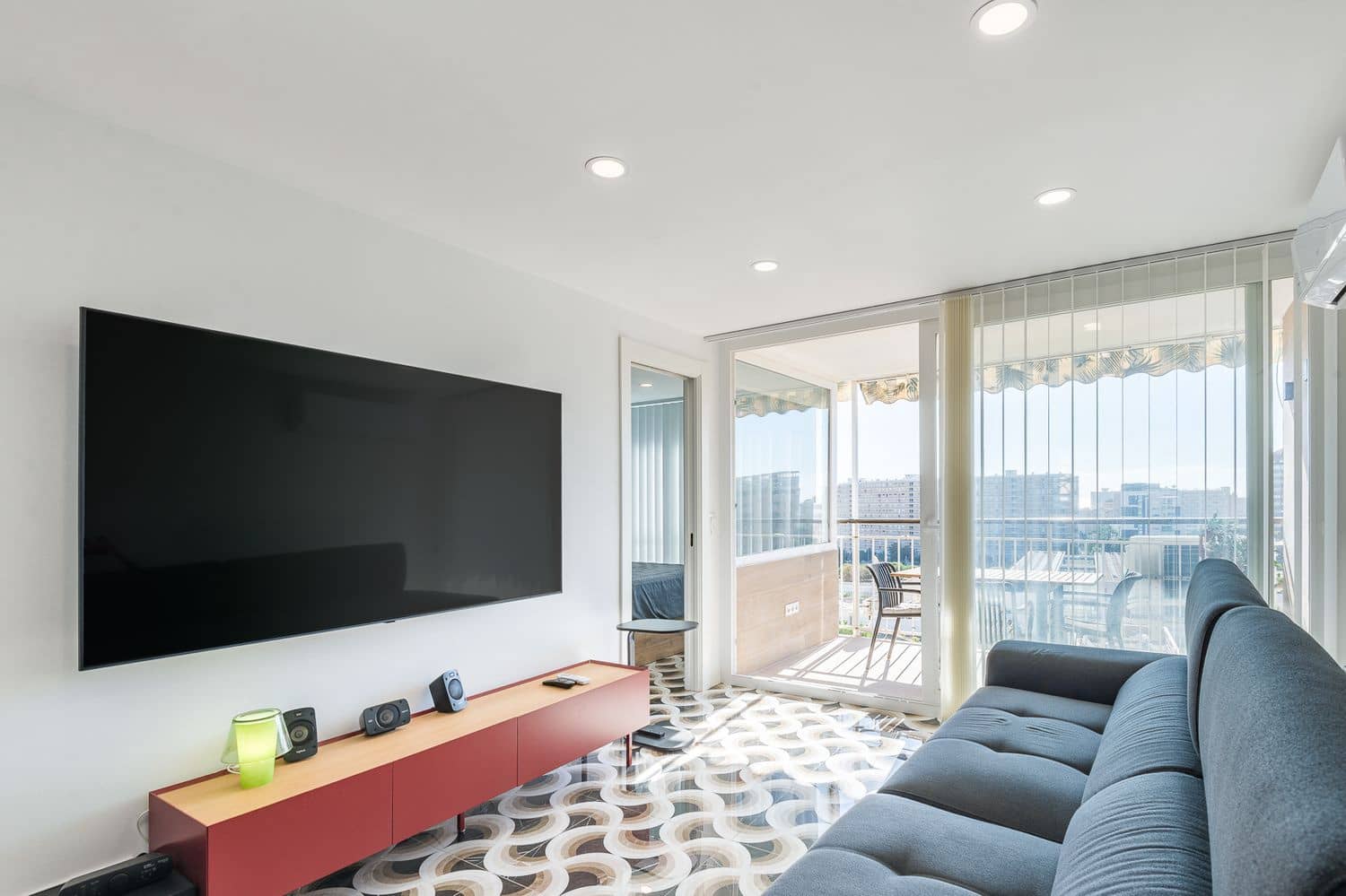 1 chambre Appartement à vendre à Playa de San Juan avec piscine garage - 349 000 € (Ref: 9900068)